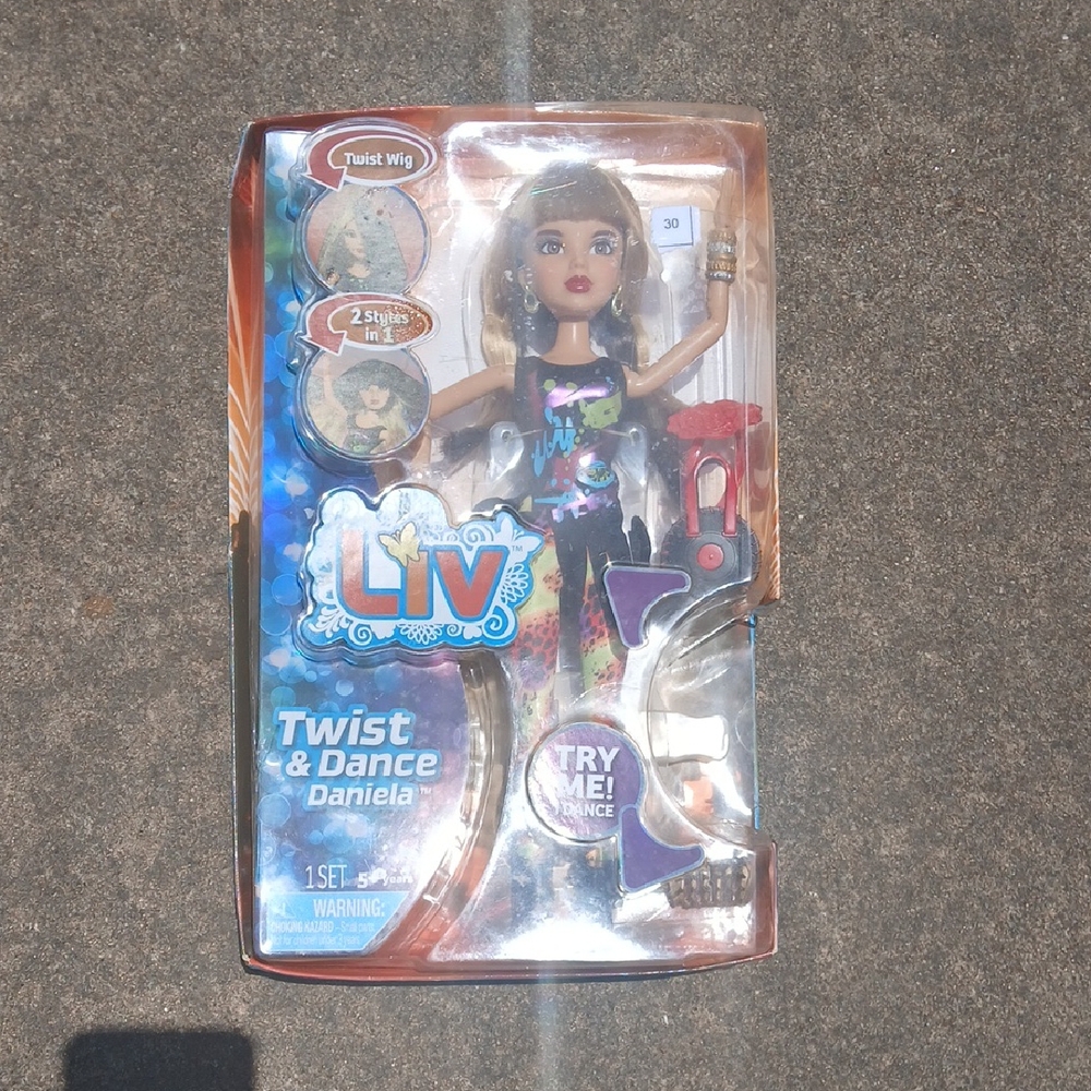 Dance Magic Fashion Doll Blue Silver Outfit